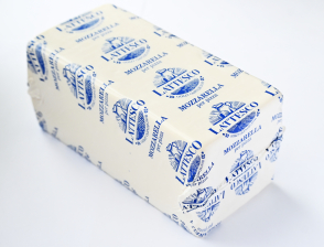 Моцарелла Русская сыр 40% брусок ~2кг LATTESCO